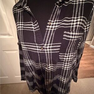 Hollister Black and White Plaid Button-Down Shirt